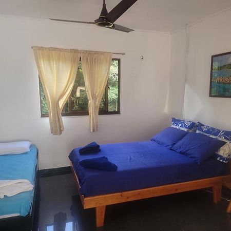 Papayas Self Catering Room Victoria Exterior foto
