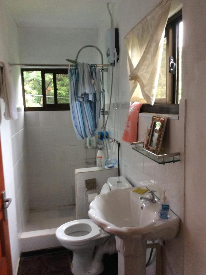Papayas Self Catering Room Victoria Exterior foto